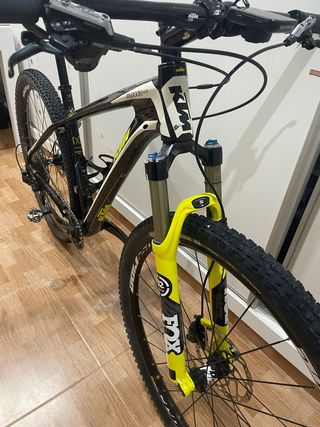 Bicicleta KTM Myroon Carbono