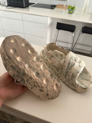 Adidas Adilette Slides - Beige/Verde