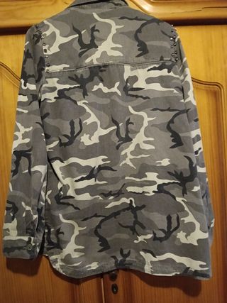 Chaqueta militar camuflaje