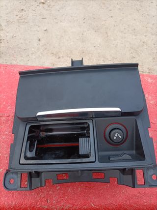 Cenicero Audi A4