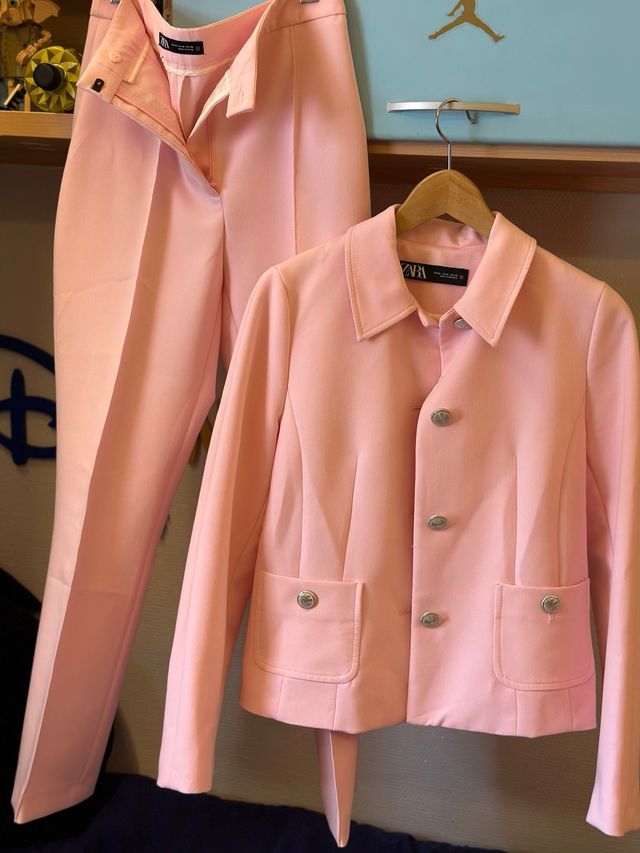 Traje Zara rosa - Pantalón y chaqueta