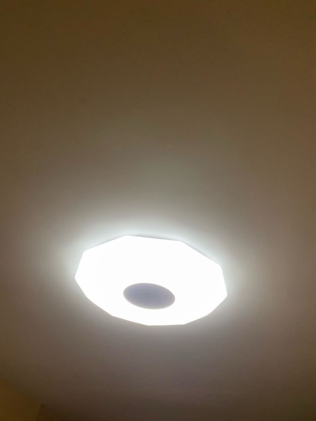 Lámpara techo moderna gris,Para salon tiene mandos