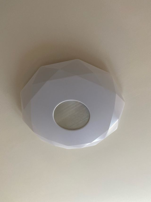 Lámpara techo moderna gris,Para salon tiene mandos