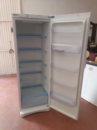 Nevera Indesit-A Glass