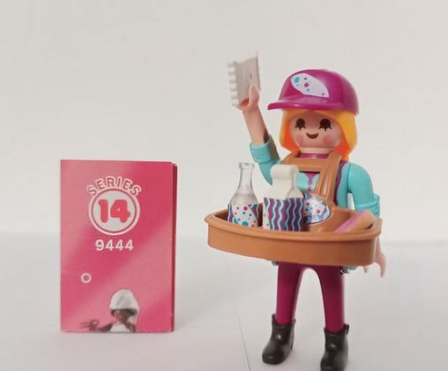 Repartidora/camarera Playmobil