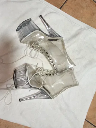 Botines Pleaser transparentes