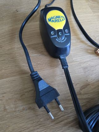 Caricabatteria Magneti Marelli moto