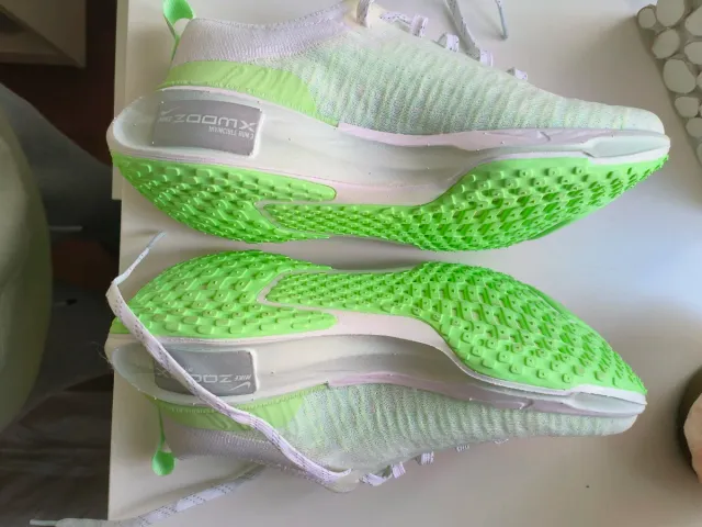Zapatillas Nike ZoomX Invincible - Verde fosforito