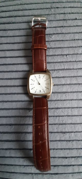 Reloj pulsera marrón plata