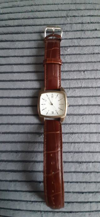 Reloj pulsera marrón plata