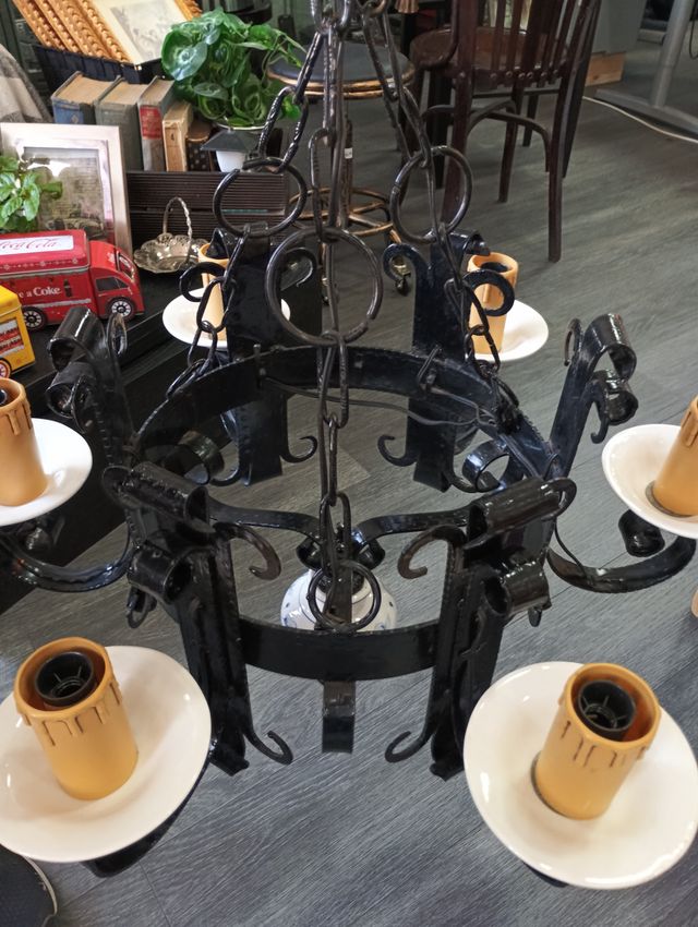 Lámpara rustica de hierro forjado y cerámica