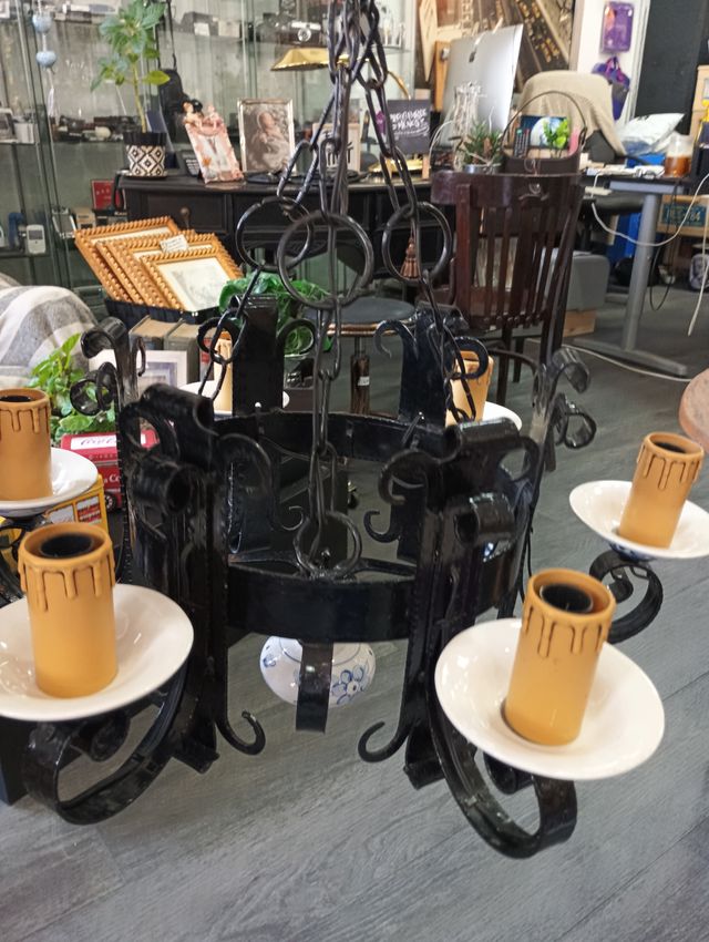 Lámpara rustica de hierro forjado y cerámica