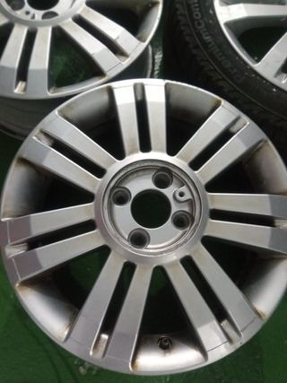Llantas Renault 15" - 4 unidades dos con cubierta,