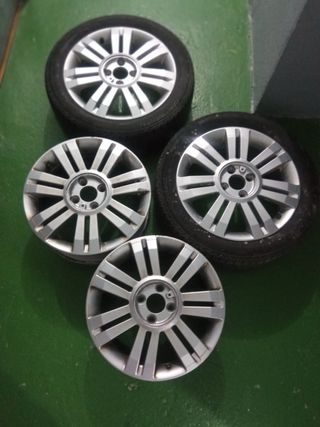 Llantas Renault 15" - 4 unidades dos con cubierta,