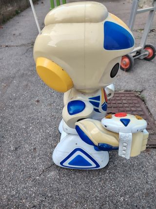 Robot giocattolo Emiglio vintage