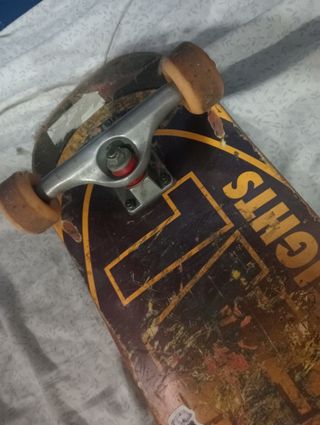 Monopatín Heavy Lights usado