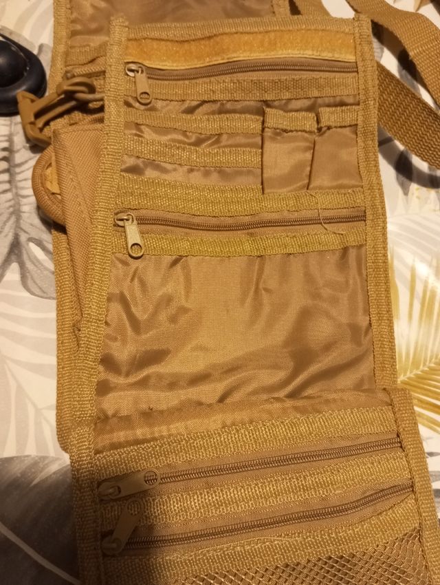 Bolsito Melva varios bolsillos