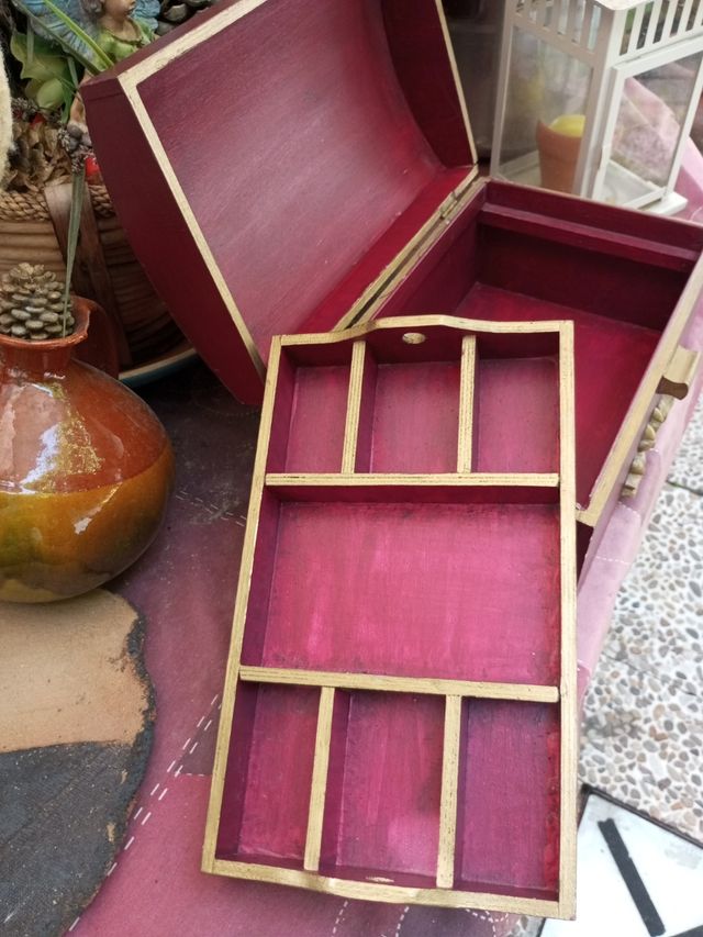 Cofre madera rojo portajoyas