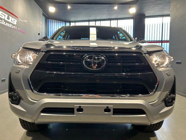 TOYOTA Hilux 2.8 D4D 150kW204CVCab Doble VX