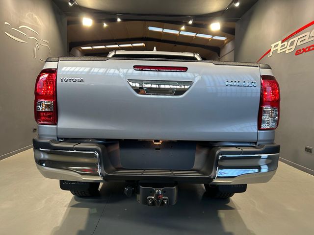 TOYOTA Hilux 2.8 D4D 150kW204CVCab Doble VX
