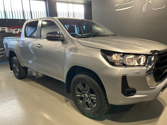 TOYOTA Hilux 2.8 D4D 150kW204CVCab Doble VX
