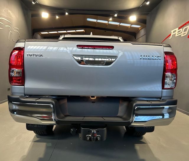 TOYOTA Hilux 2.8 D4D 150kW204CVCab Doble VX