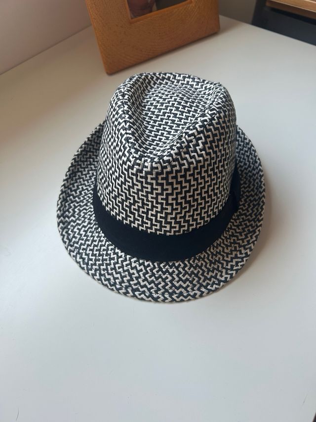 Gorro playa blanco y negro