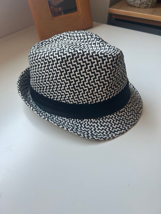 Gorro playa blanco y negro