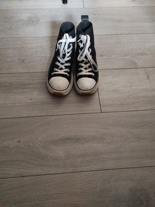 Zapatillas Converse altas negras y blancas