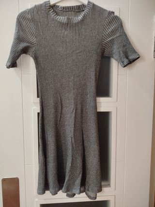Vestido gris de punto
