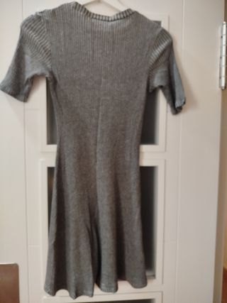 Vestido gris de punto