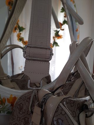 Borsa a mano Guess beige