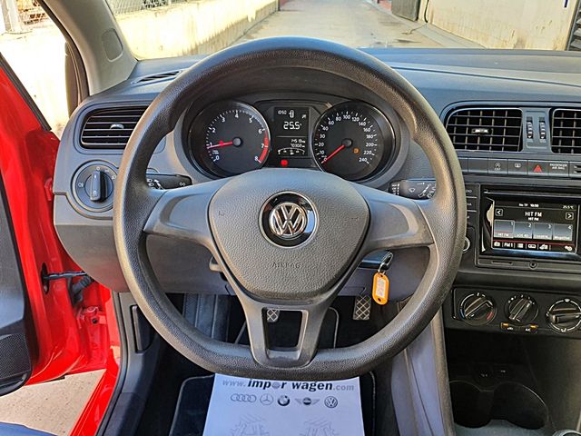 Volkswagen Polo, ordenador, aire acondicionado...