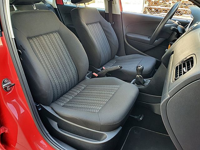 Volkswagen Polo, ordenador, aire acondicionado...