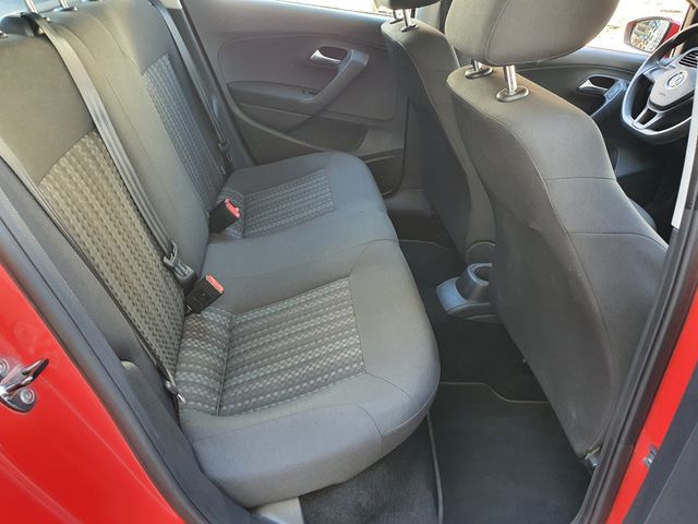 Volkswagen Polo, ordenador, aire acondicionado...