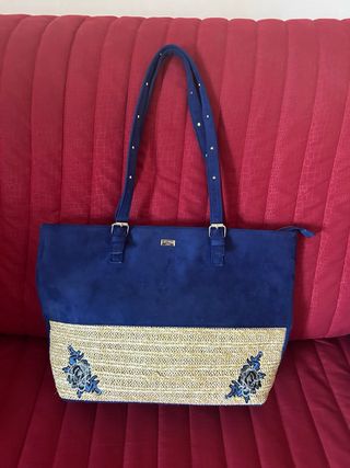 Camomilla: borsa blu in scamosciato e paglia