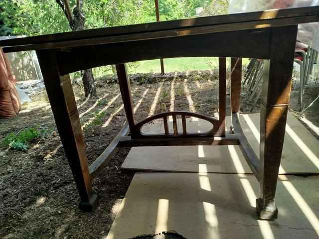 Mesa antigua de madera