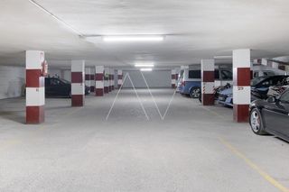 Garaje en venta en Sant Just Desvern