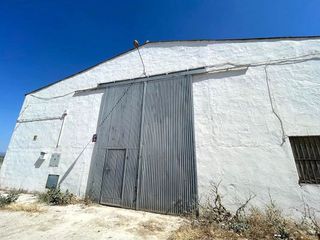 Local comercial en venta en Mengíbar