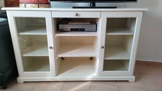 Aparador blanco IKEA - Madera y cristal