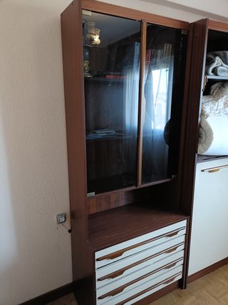 Armario vintage madera y cristal