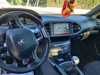 Peugeot 308 2016