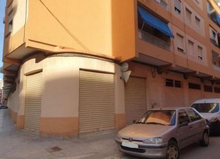 Local comercial en venta en L'Alquenència en Alzira