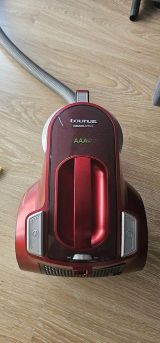 Aspiradora Taurus Megane Active
