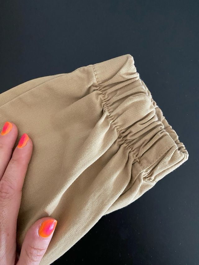 Pantalones cargo beige - tiro alto