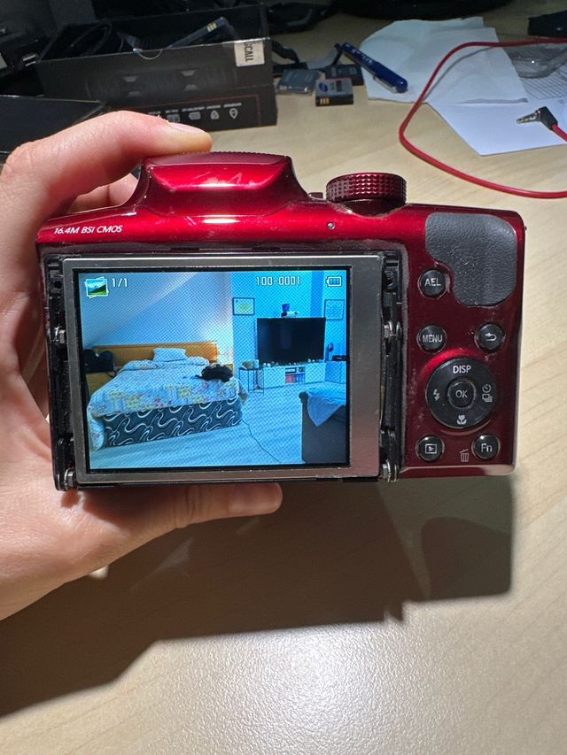 Cámara Samsung WB2100 roja