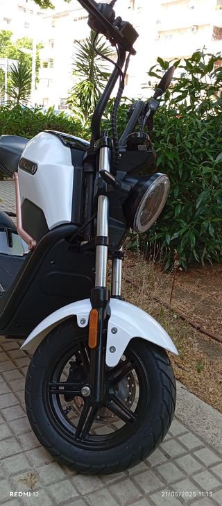 Moto eléctrica SUNRA Miku Max 49cc