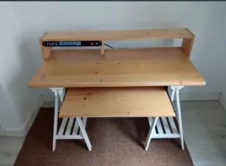 Mesa producción musical madera maciza con bandeja