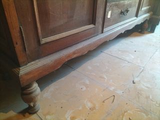 Aparador antiguo de madera