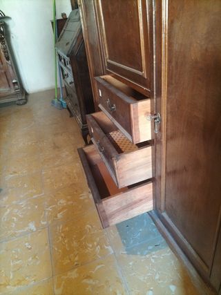 Aparador antiguo de madera